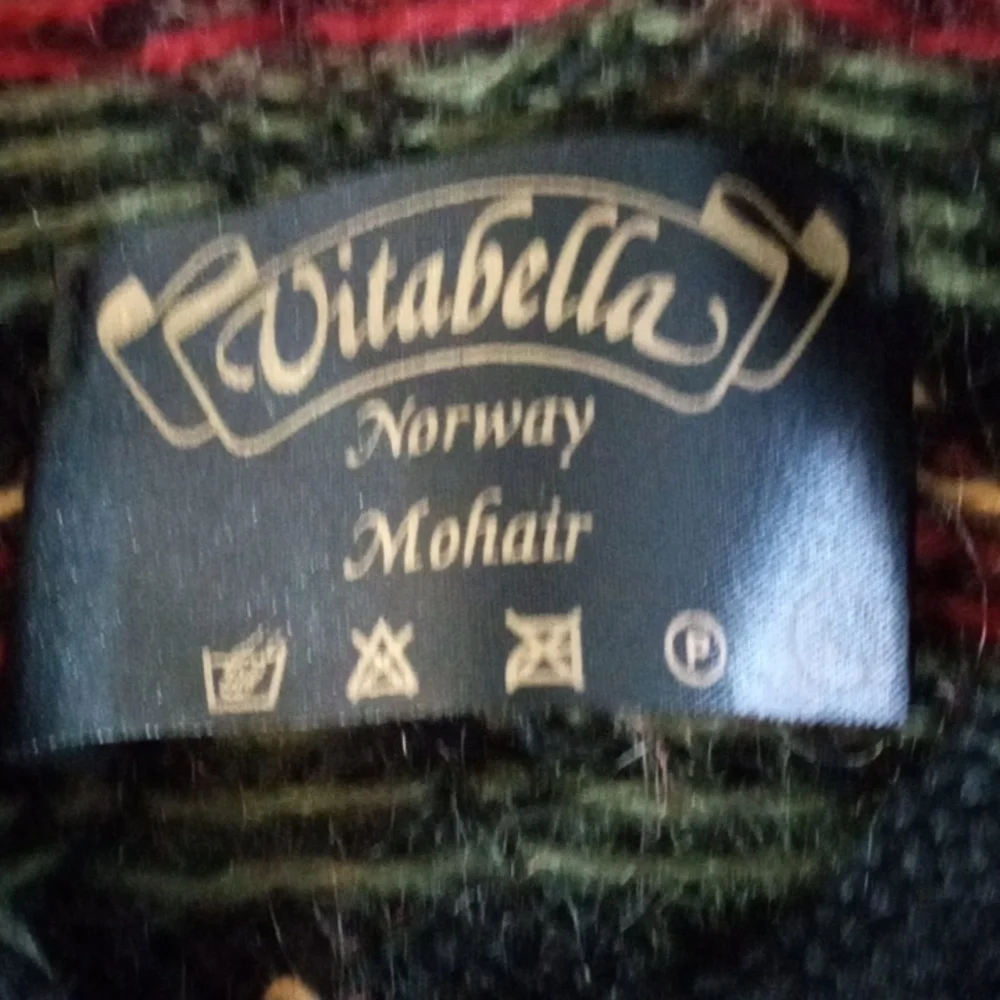 Vitabella Norway mohair Christmas cactus sweater **missing buttons** - Picture 3 of 8